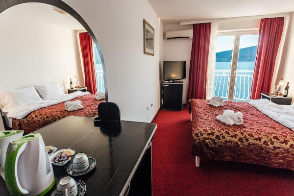 Hotel Azzurro (Grabe)